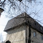 Коричневая